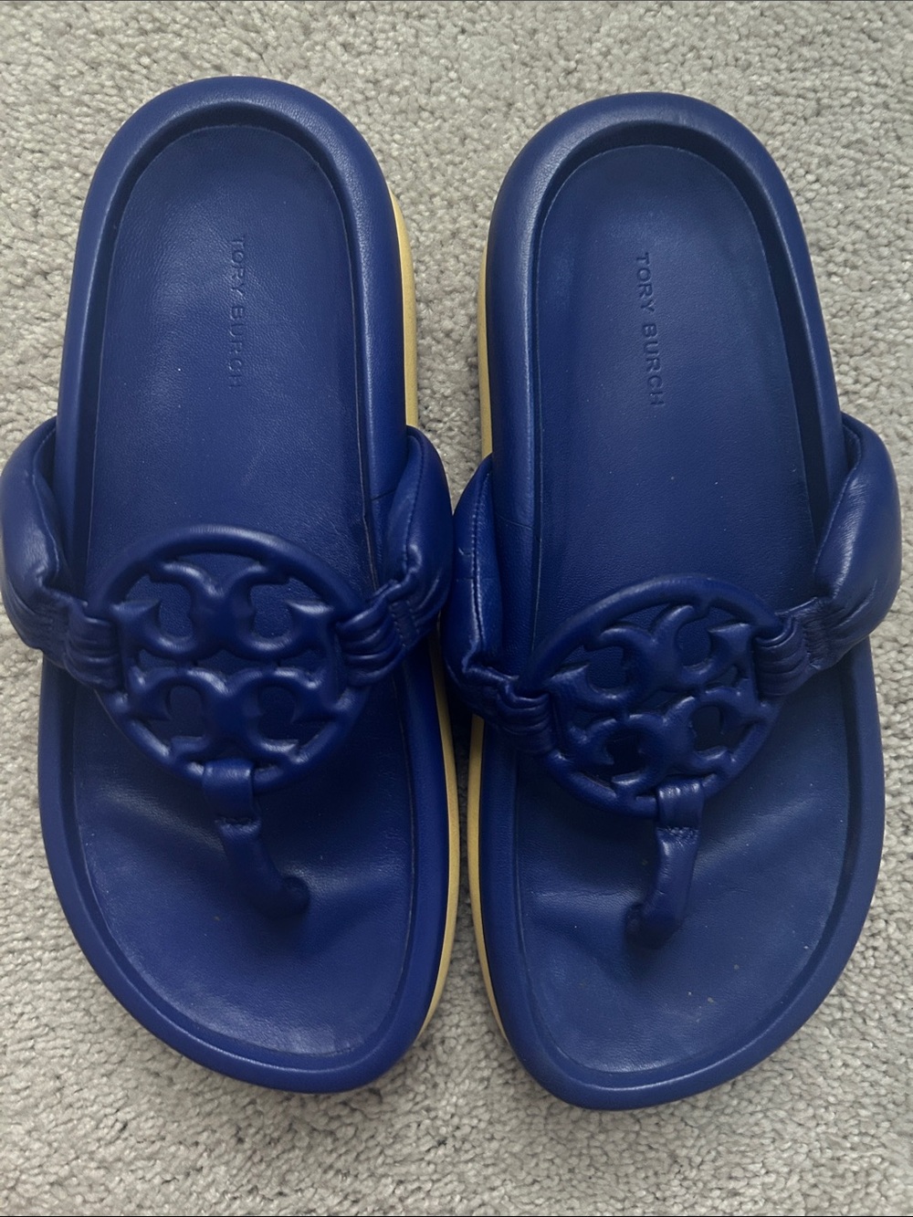Women’s Tory Burch Royal Blue Logo Toe-Post Sandals with Yellow Trim Size 8